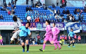 準々決勝　必死のＦＷ米里